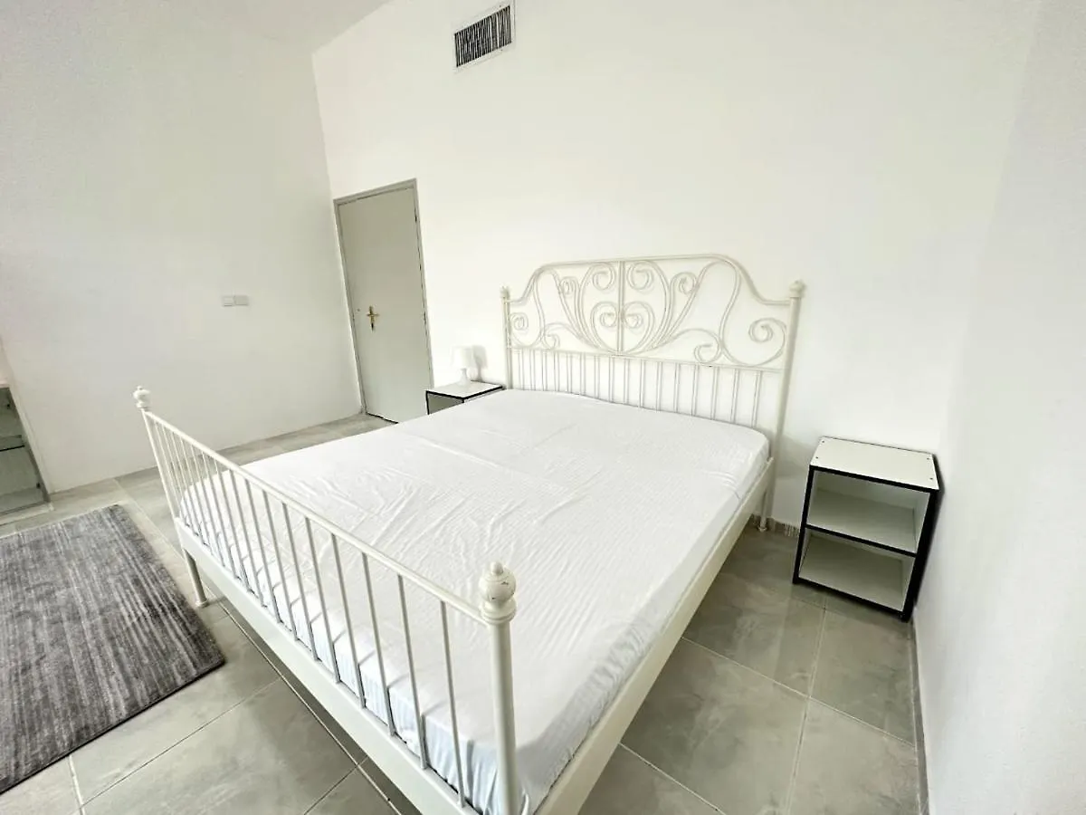 Kwatera prywatna Nice Rooms For Rent In Compound Housing Near Burj Alarab Dubai Villa 125 Zjednoczone Emiraty Arabskie