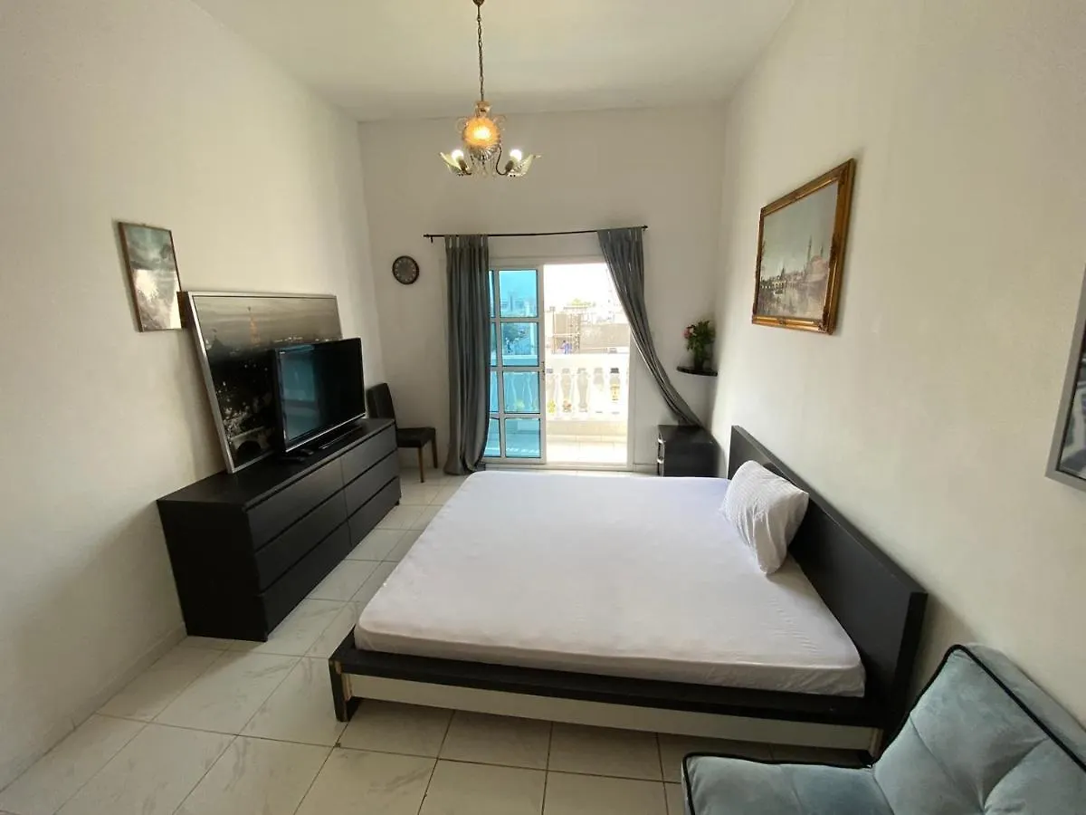 Nice Rooms For Rent In Compound Housing Near Burj Alarab Dubai Villa 125 0*,  Zjednoczone Emiraty Arabskie