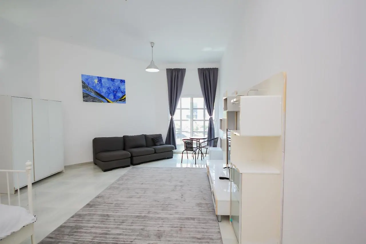 Nice Rooms For Rent In Compound Housing Near Burj Alarab Dubai Villa 125 0*,