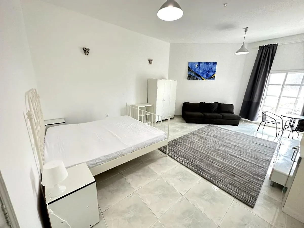 Nice Rooms For Rent In Compound Housing Near Burj Alarab Dubai Villa 125 בית אירוח