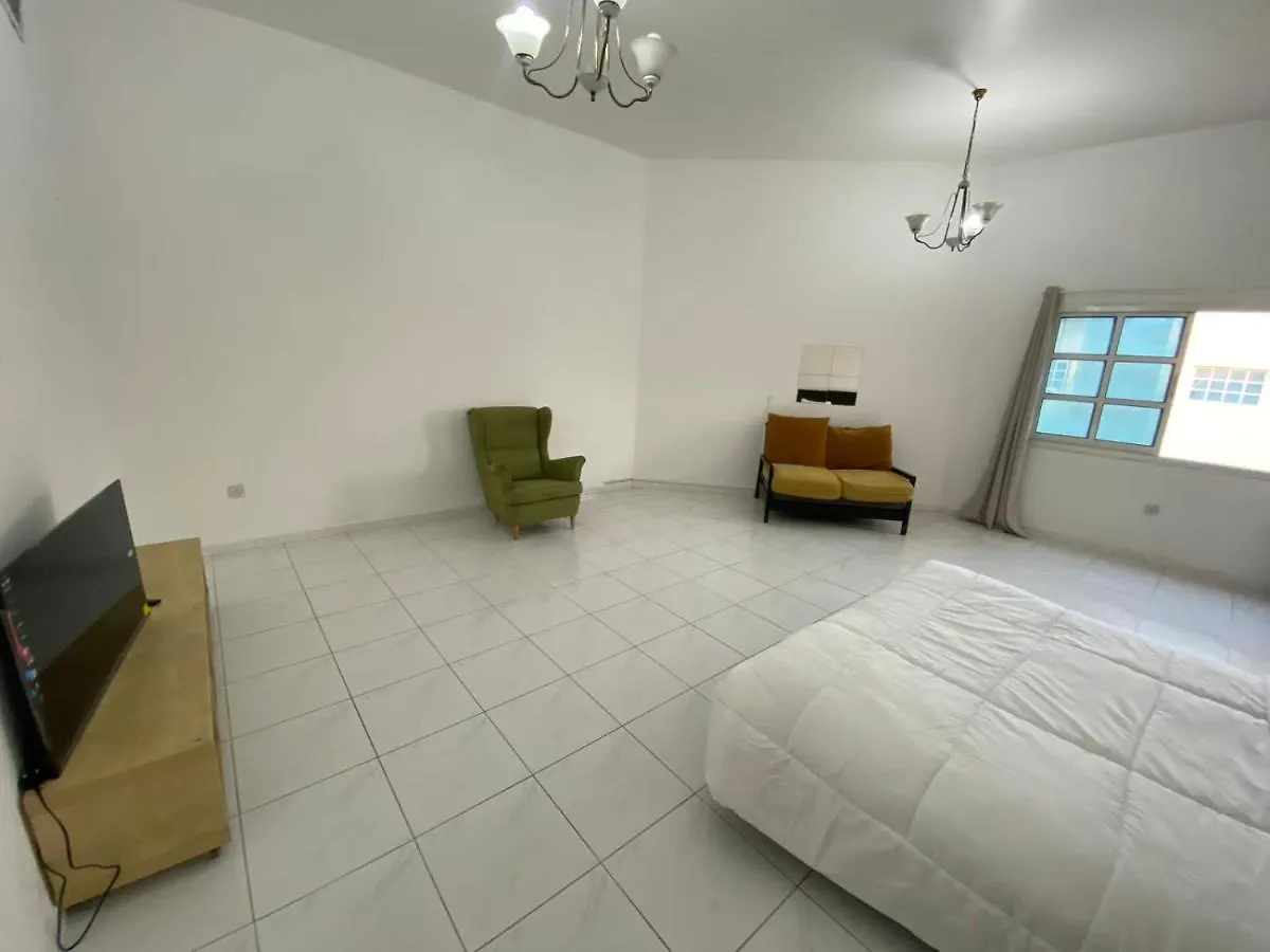 Nice Rooms For Rent In Compound Housing Near Burj Alarab Dubai Villa 125 0*,  איחוד האמירויות הערביות