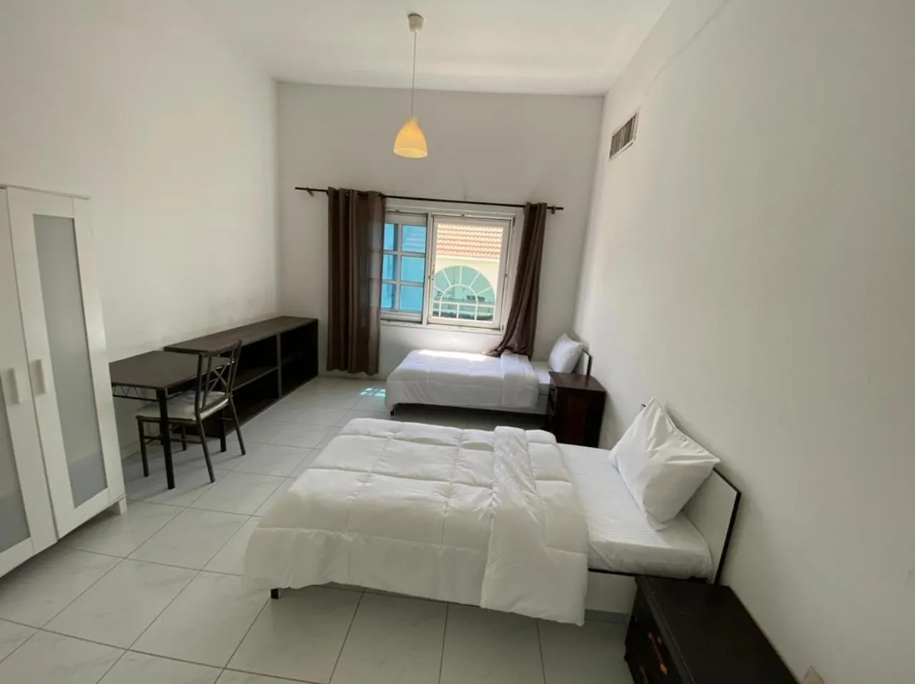 Nice Rooms For Rent In Compound Housing Near Burj Alarab Dubai Villa 125 0*,