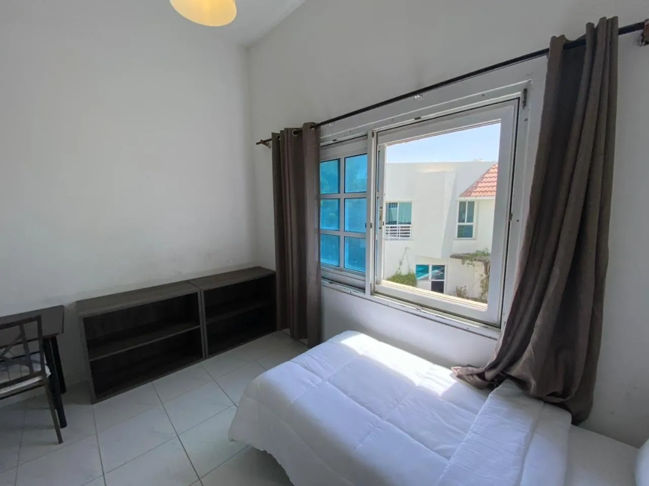 Nice Rooms For Rent In Compound Housing Near Burj Alarab Dubai Villa 125 0*,