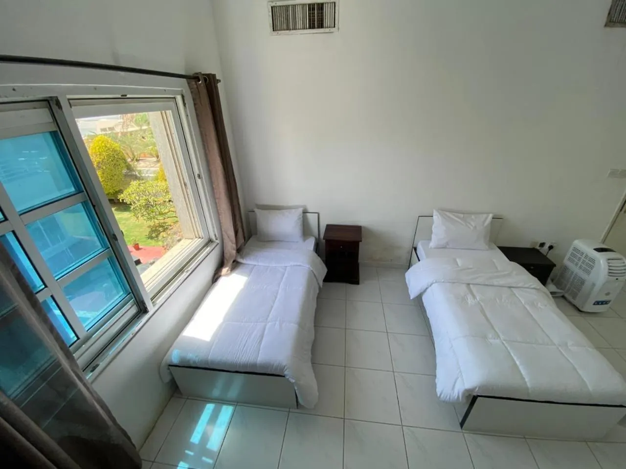 Nice Rooms For Rent In Compound Housing Near Burj Alarab Dubai Villa 125 בית אירוח