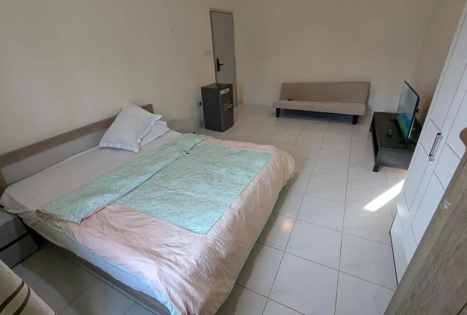 Nice Rooms For Rent In Compound Housing Near Burj Alarab Dubai Villa 125 איחוד האמירויות הערביות